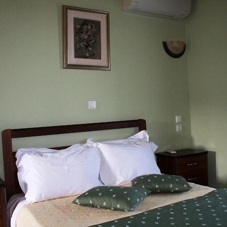 Dionysus Apartments & Suites Ierissos Rum bild