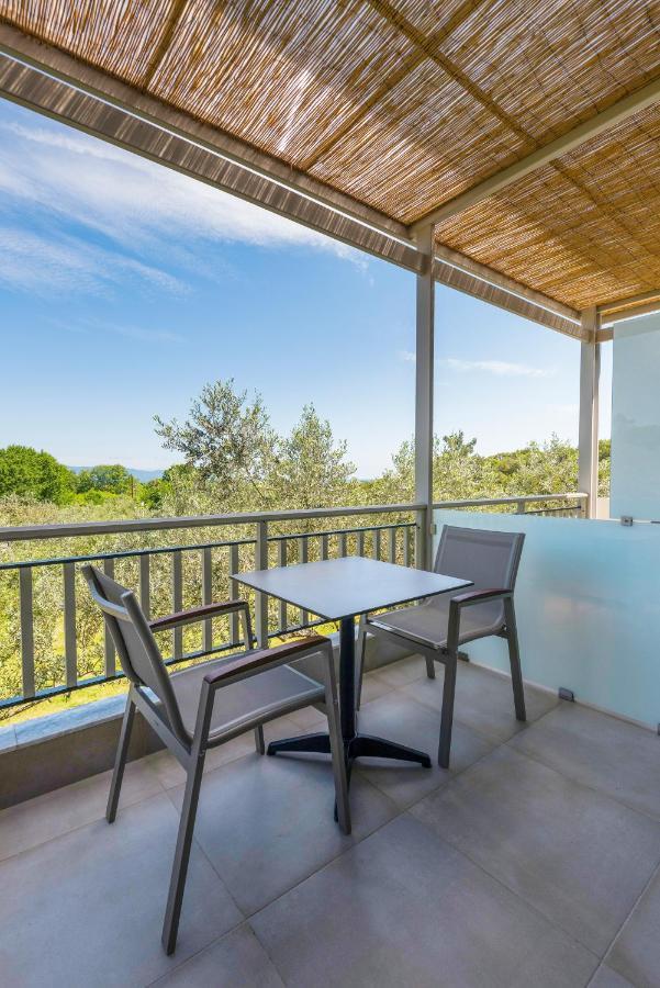 Dionysus Apartments & Suites Ierissos Exteriör bild