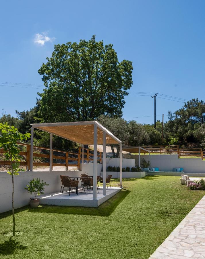 Dionysus Apartments & Suites Ierissos Exteriör bild