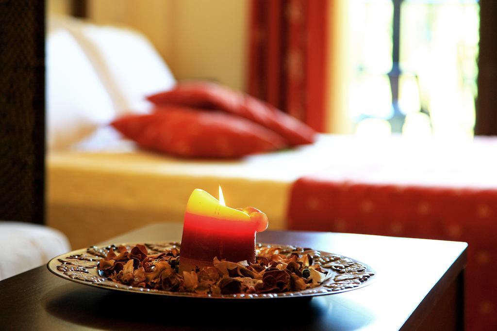 Dionysus Apartments & Suites Ierissos Rum bild